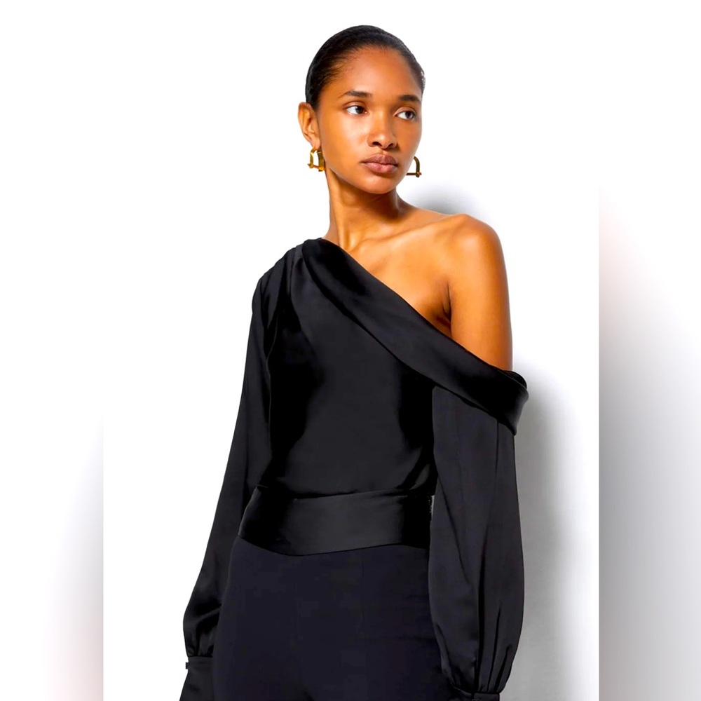 Cold Shoulder Top in Black satin elegantly draped wi. A SIMKHAI signature.
